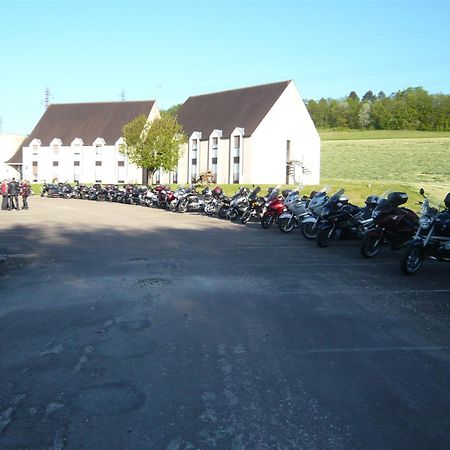 Auberge De Bourgogne Тоннер Экстерьер фото